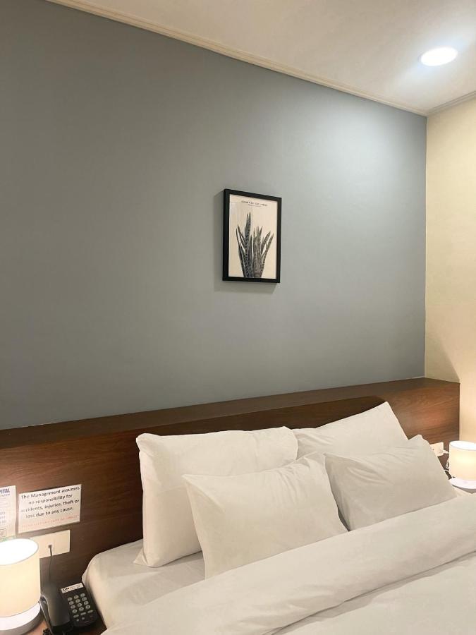 On Hotel Friendship Angeles Dış mekan fotoğraf